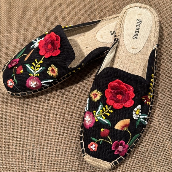 SOLUDOS Embroidered and Beaded Slides - Picture 2 of 7